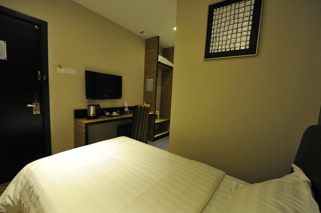 Milano Hotel Kluang Habitación foto