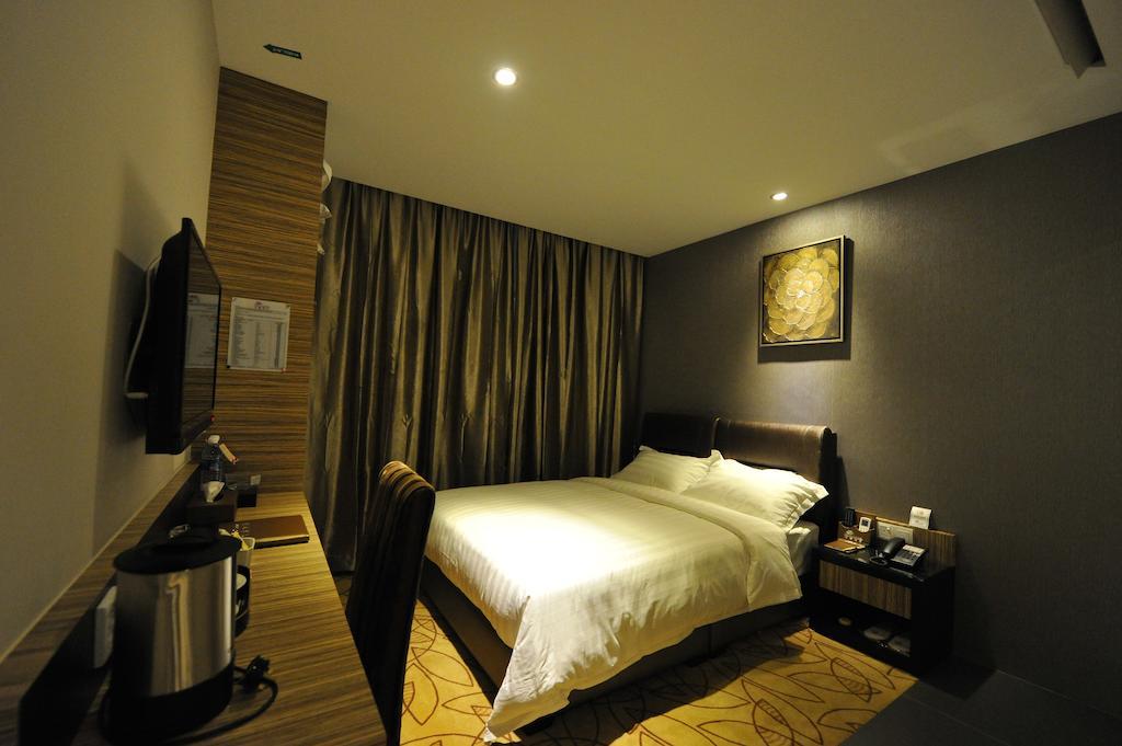Milano Hotel Kluang Habitación foto