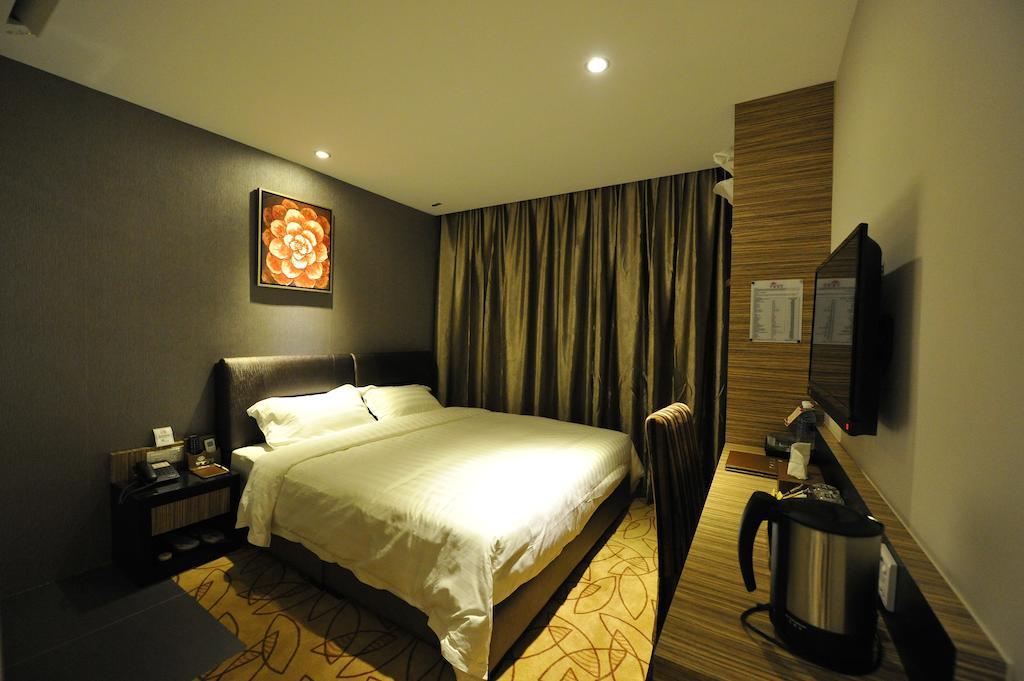 Milano Hotel Kluang Habitación foto